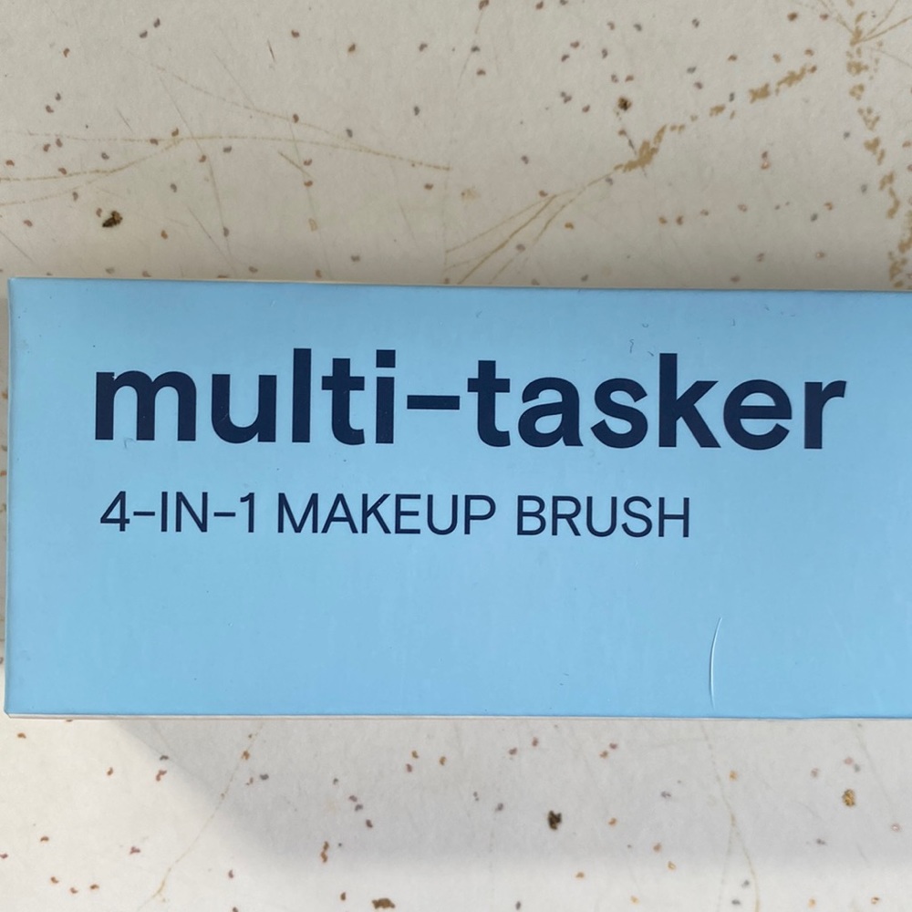 Multi-tasker 4-in-1 Makeup Brush